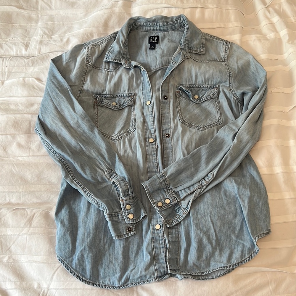 Gap pearl snap western chambray shirt Sz M